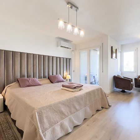Impresionante Apartamento Delante Del Mar Vilassar De Mar Buitenkant foto